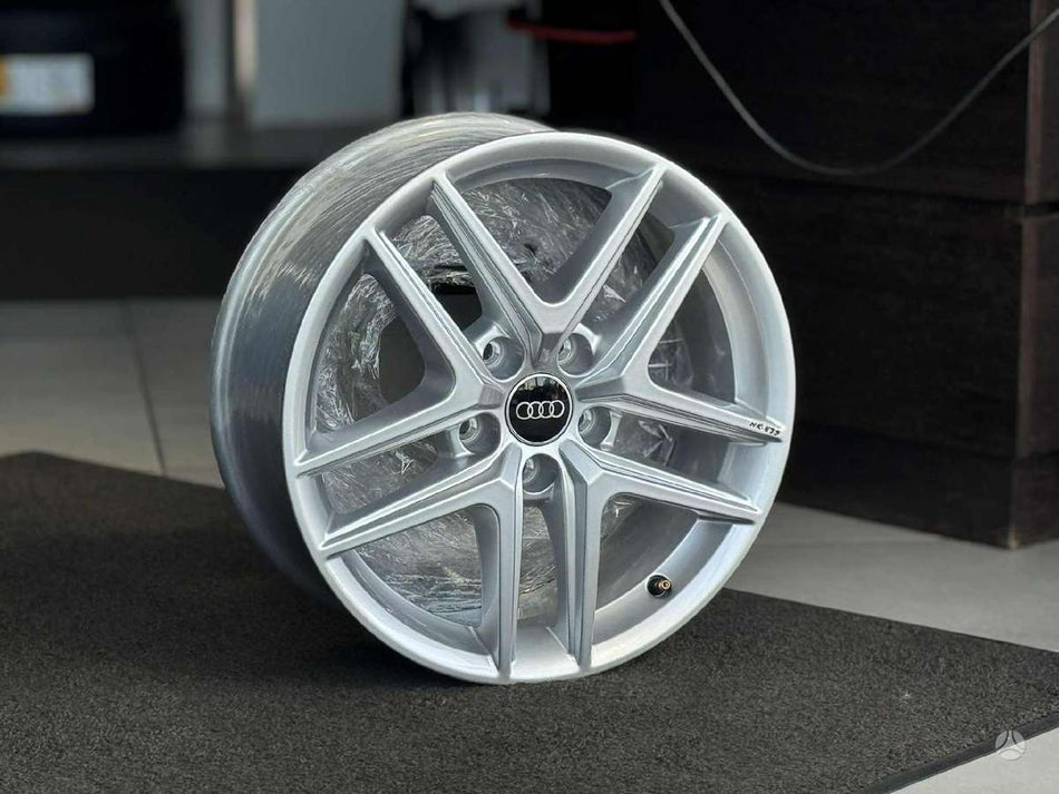 Audi A4 B9 ALLROAD ORG. NR.899