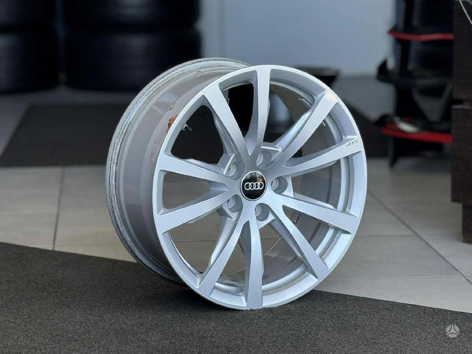 Audi ORIGINALŪS KAIP NAUJI NR.876