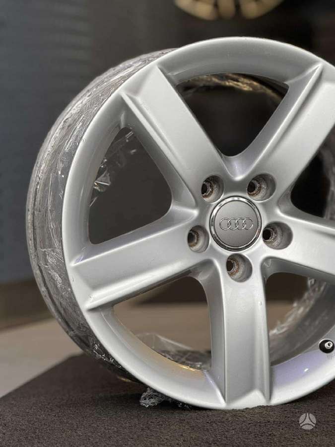 Audi ORIGINALŪS NR.671