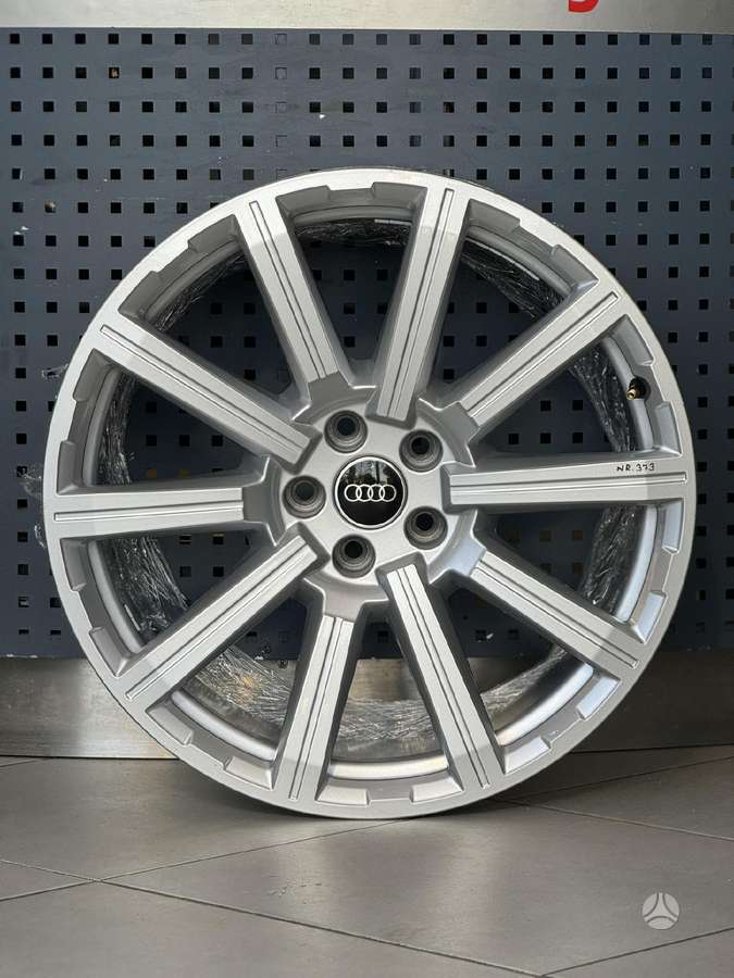 Audi ORIGINALŪS SQ7 S-LINE NR.373