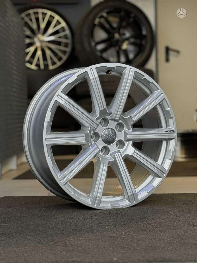 Audi Q7 SQ7 4M ORIGINALŪS NR.673