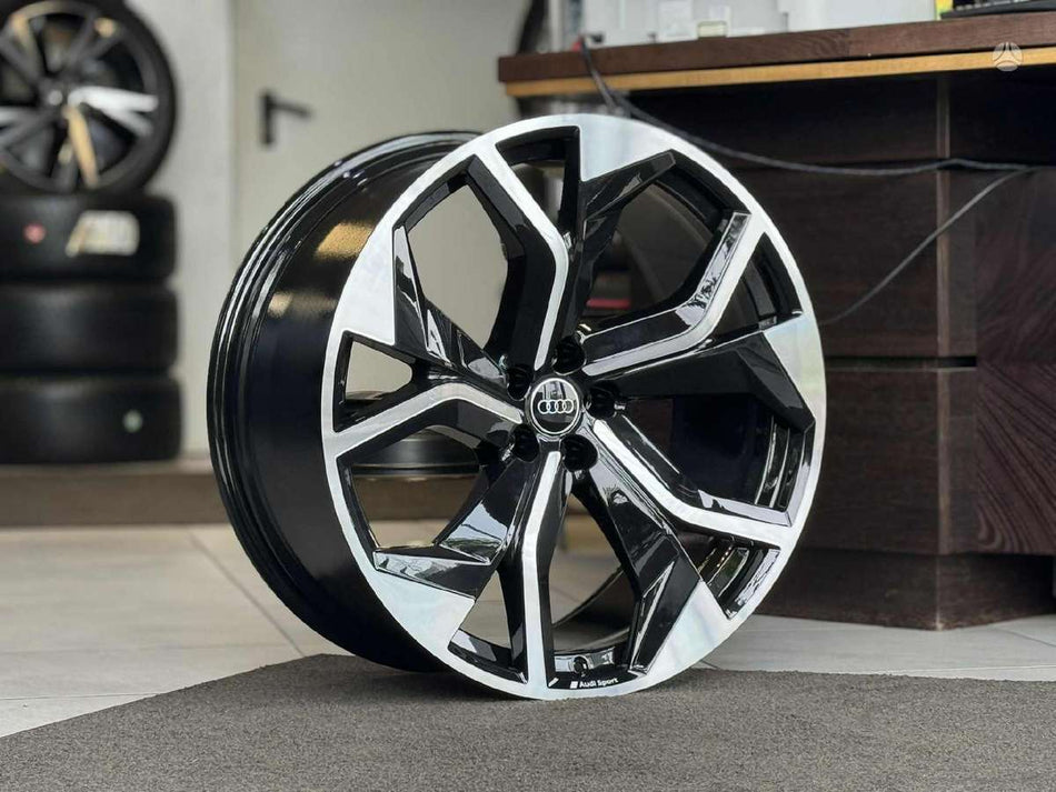 Audi Q8 RSQ8 (SQ7 Q7) ORIGINALŪS