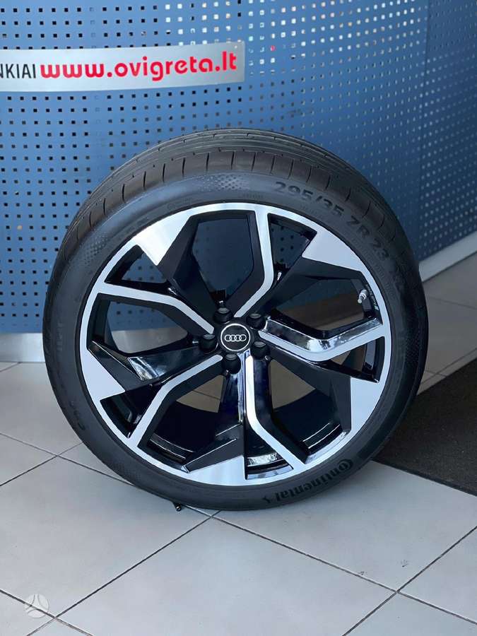 Audi RSQ8 ORG. KOMPL. ŽIEMA/VASARA