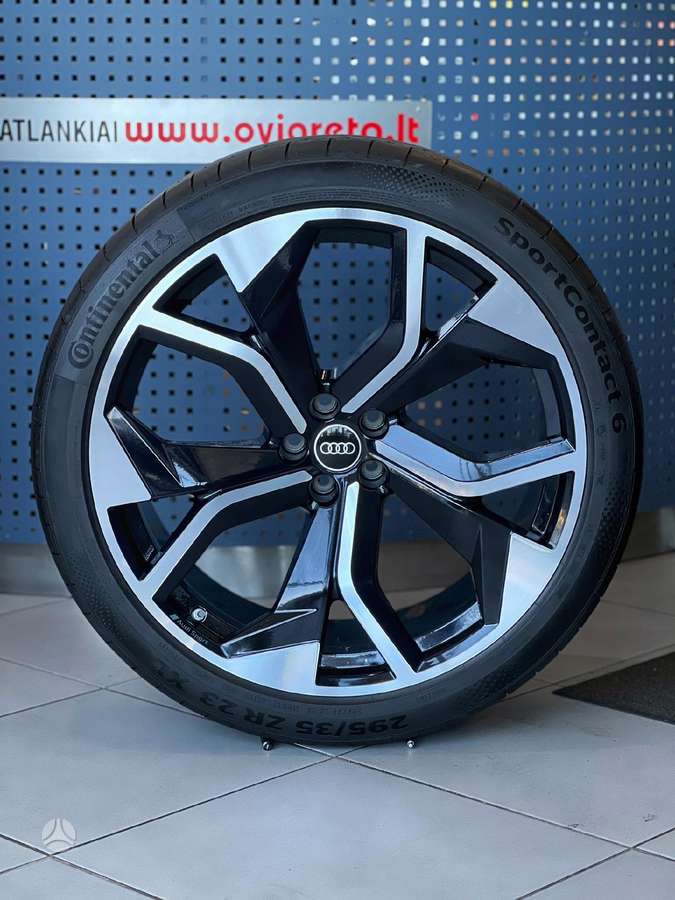 Audi RSQ8 ORG. KOMPL. ŽIEMA/VASARA