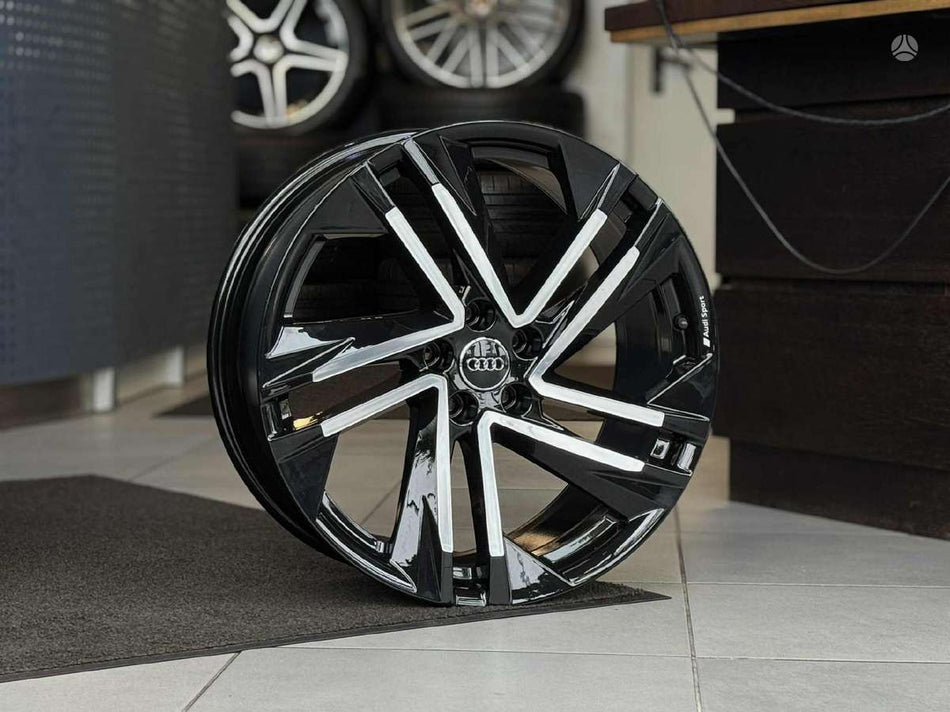 Audi SQ7 Q7 4MB ORIGINALŪS