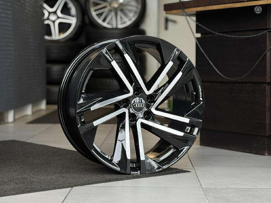 Audi SQ7 Q7 4MB ORIGINALŪS