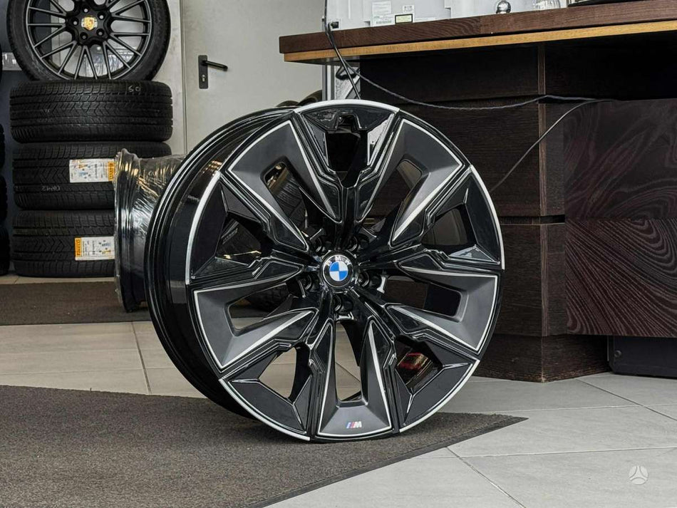 BMW I7 G70 (G11 G12) | 909M AERO