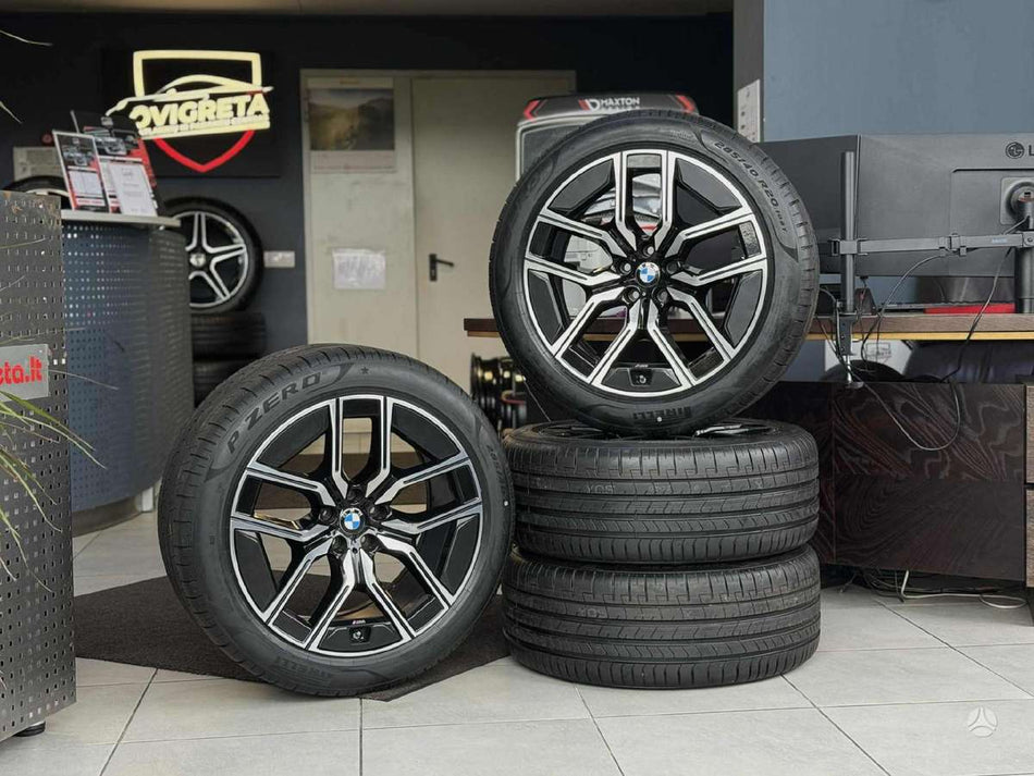 BMW X3 G45 / i7 G70 907M NAUJAS