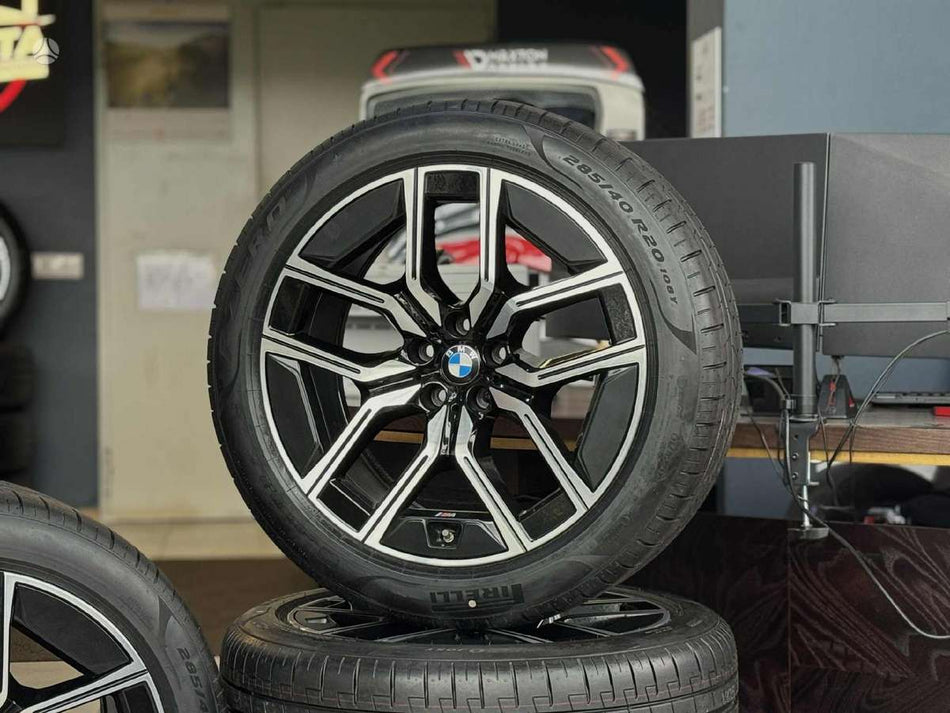 BMW X3 G45 / i7 G70 907M NAUJAS