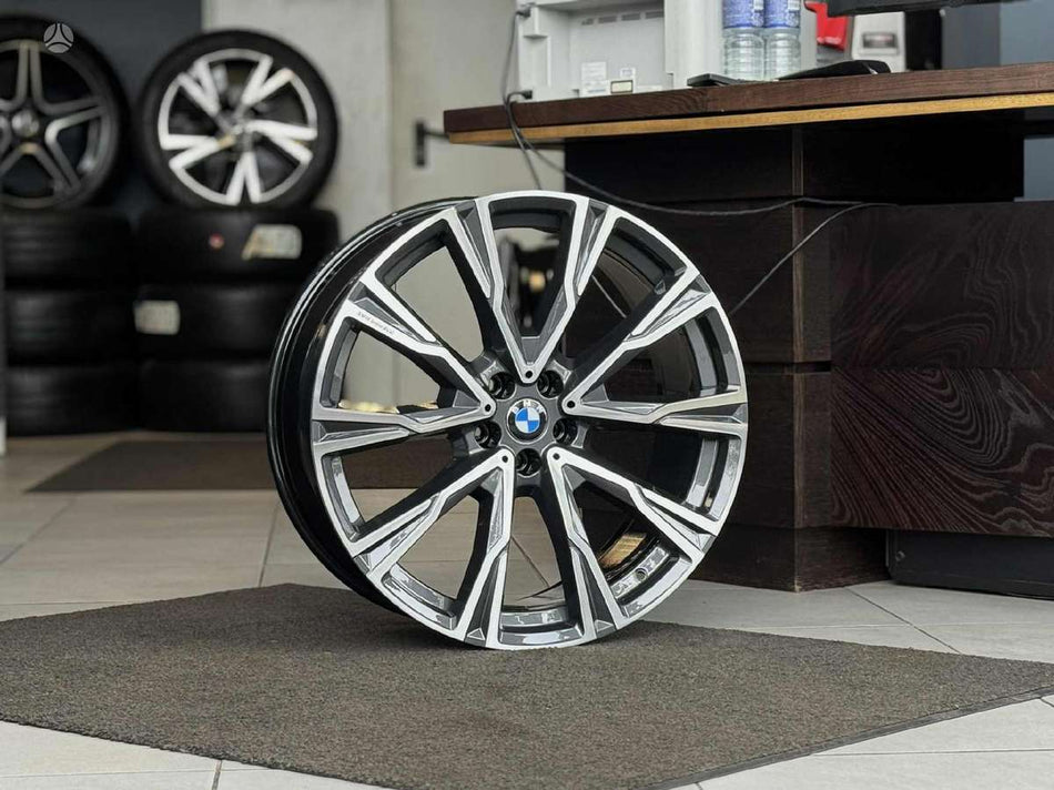 BMW X7 G07 758i ORIGINALŪS