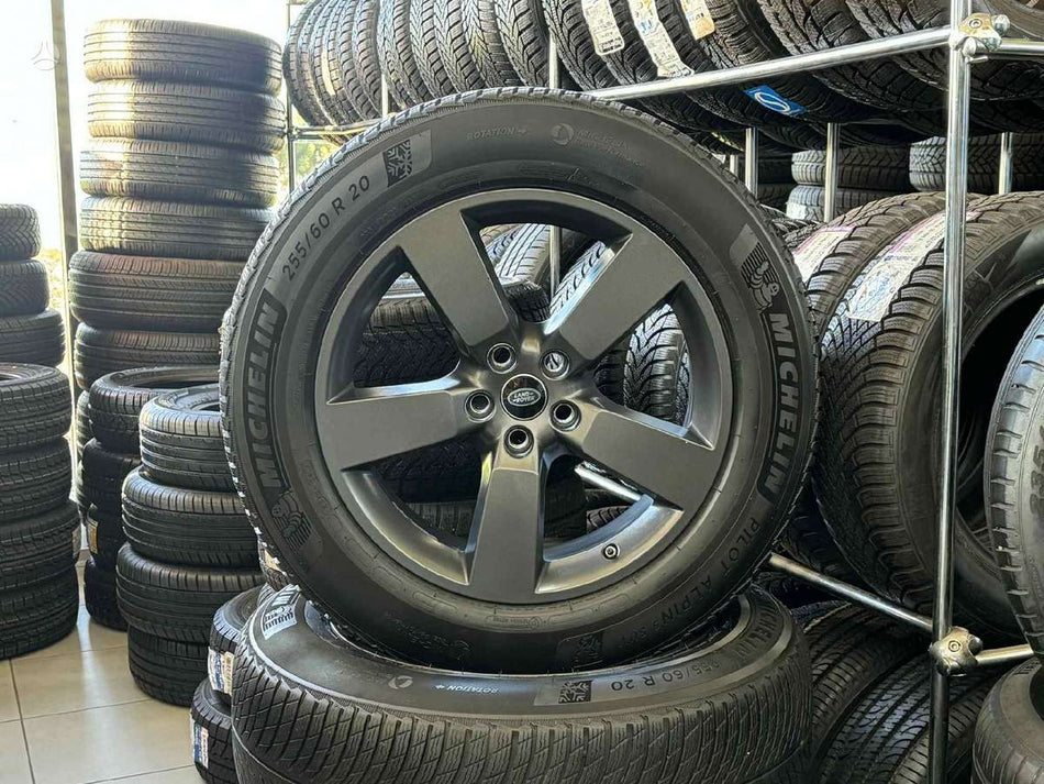 Land Rover DEFENDER L663 ORIGINALŪS