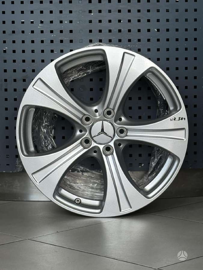 Mercedes-Benz ORIGINALŪS GLC NR.584