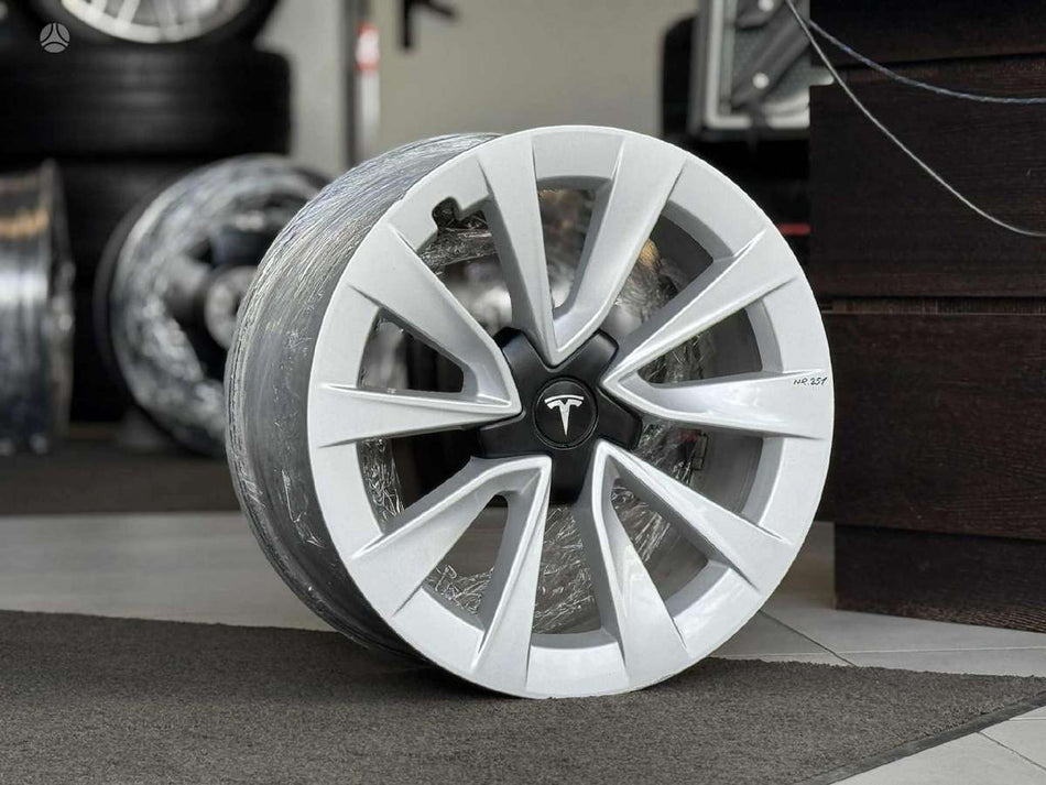 TESLA MODEL 3 ORIGINALŪS NR.851