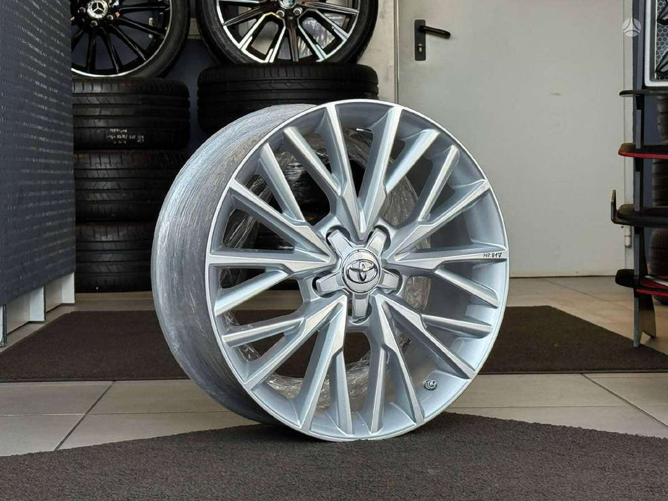 Toyota C-HR ORIGINALŪS NR.817 +TPMS