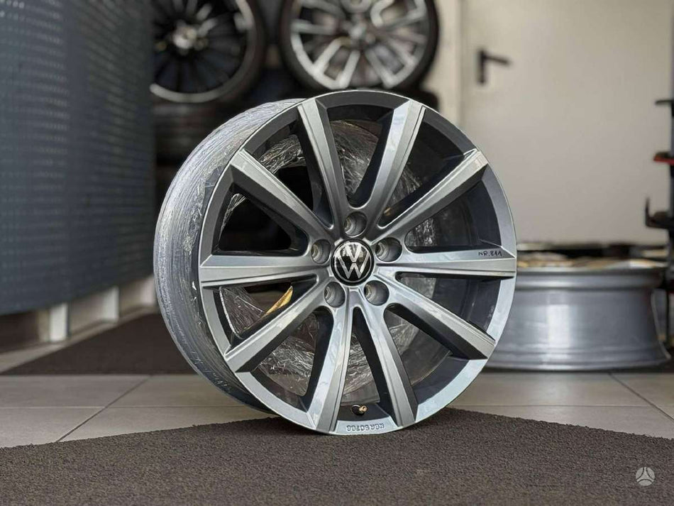 Volkswagen ORIGINALŪS NR.811